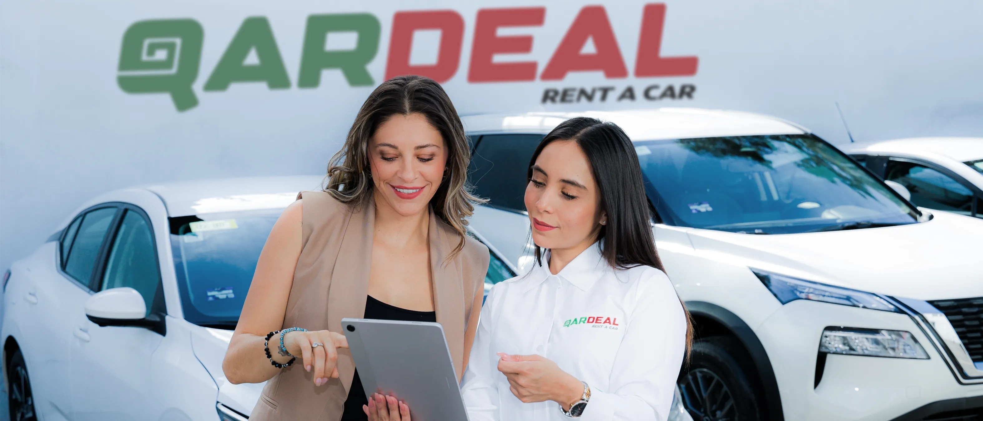 Ejecutiva con cliente